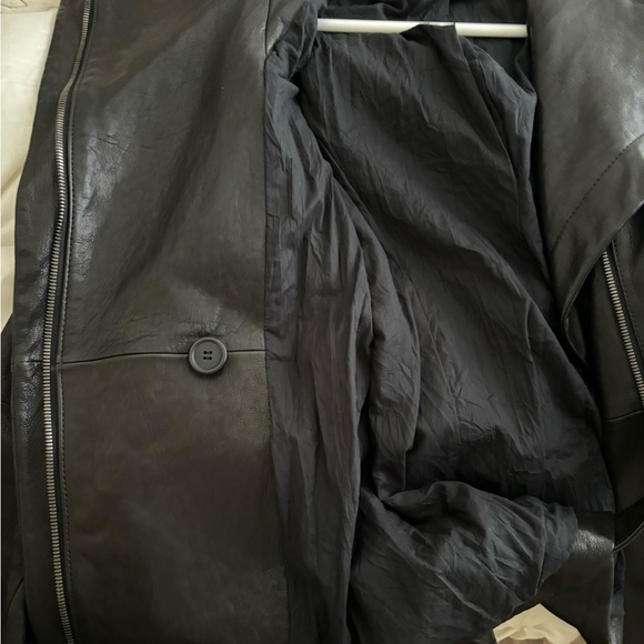 Black leather jacket - Picture 5 of 7